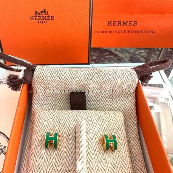 NIB HERMES 🎁GIFTABLE Mini Pop H Earring Stud Green Malachité Gold Hardware - Picture 6 of 8